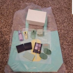 Clinique Tote + Extras